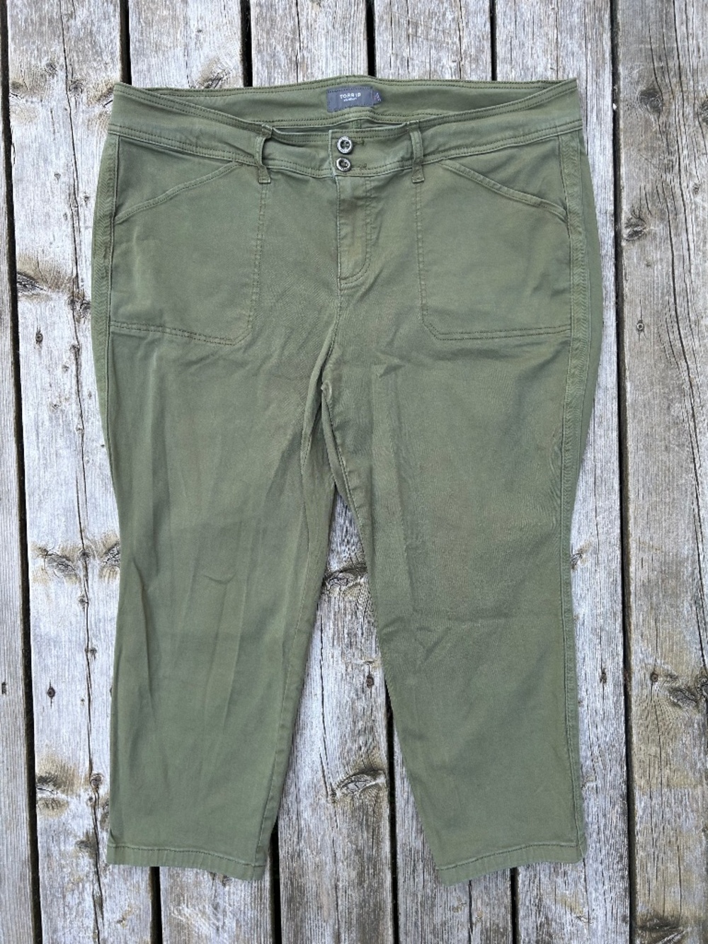 Torrid ⎸ Olive Cropped Pants